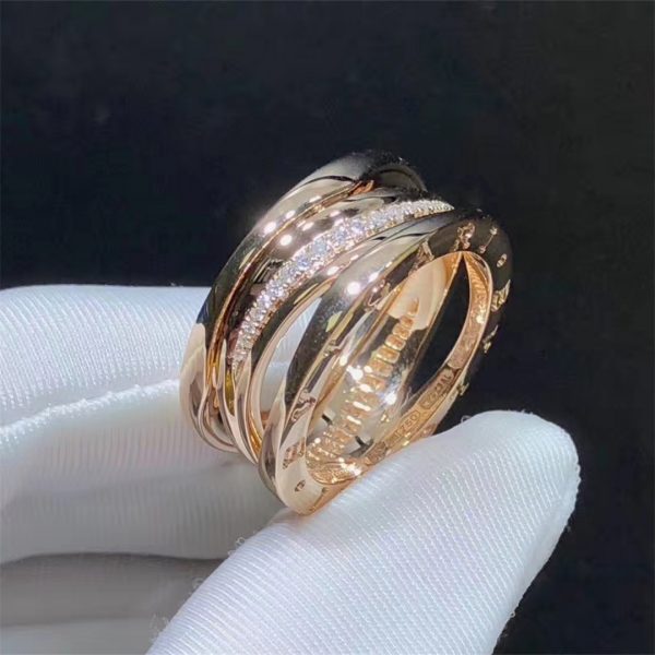 Bvlgari B.zero1 Design Legend ring in 18 kt rose gold set with pavé diamonds (0.17 ct) on the spiral