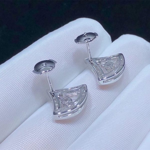 Bvlgari DIVAS' DREAM 18 kt white gold earring set with round brilliant-cut diamonds and pavé diamonds (0.37 ct)