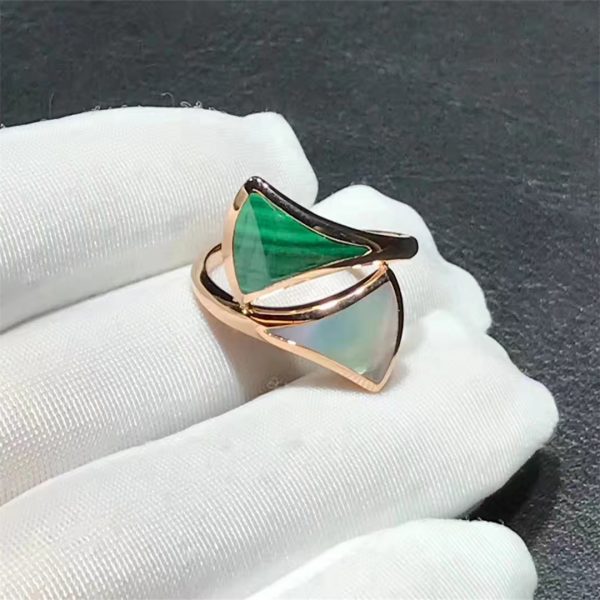 Bvlgari DIVAS' DREAM contraire ring in 18 kt rose gold, set with mother-of-pearl and malachite
