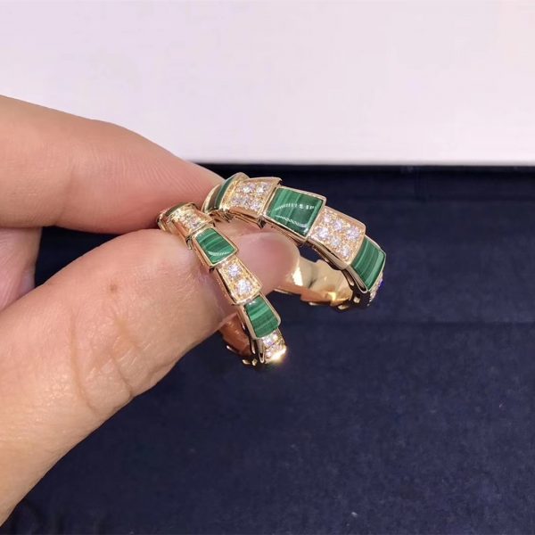 Bvlgari Serpenti 18 kt rose gold thin ring set with malachite elements and pavé diamonds (0.20 ct)