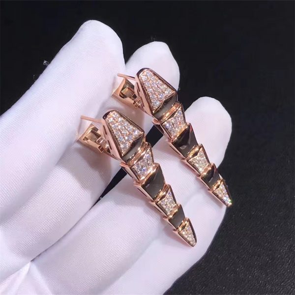 Bvlgari Serpenti earrigns in 18 kt rose gold, set with pavé diamonds.