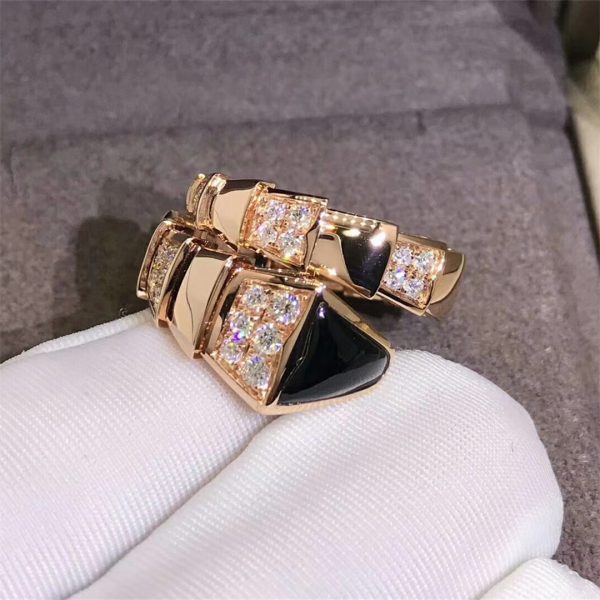 Bvlgari Serpenti one-coil ring in 18 kt rose gold, set with black onyx elements and demi pavé diamonds