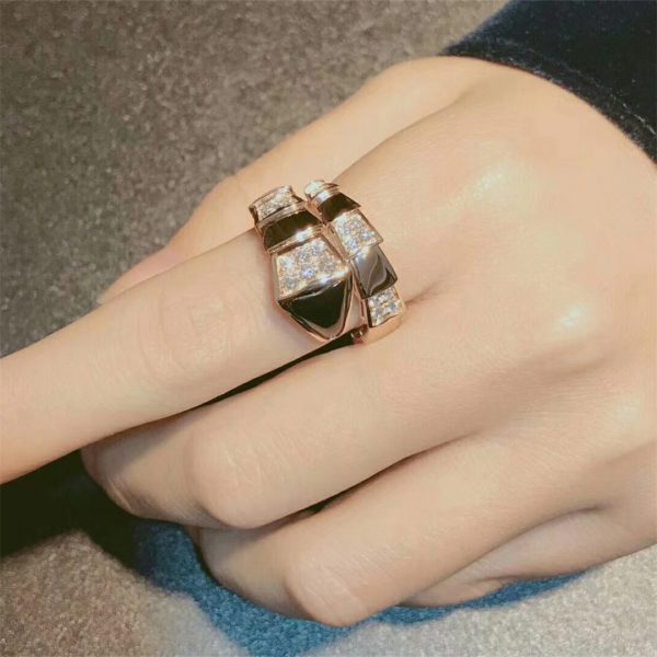 Bvlgari Serpenti one-coil ring in 18 kt rose gold, set with black onyx elements and demi pavé diamonds