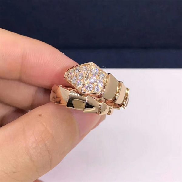 Bvlgari Serpenti one-coil ring in 18 kt rose gold, set with pavé diamonds on the head