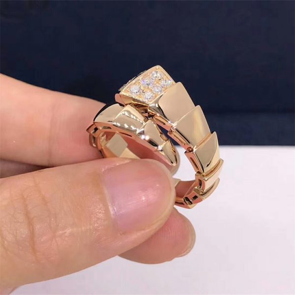 Bvlgari Serpenti one-coil ring in 18 kt rose gold, set with pavé diamonds on the head