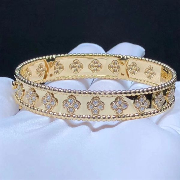 Van Cleef & Arpels perlee clover bracelet