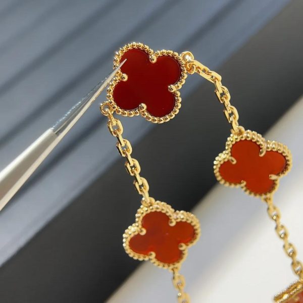 VCA-Vintage-Alhambra-Bracelet-Yellow-gold-Carnelian