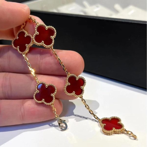 VCA-Vintage-Alhambra-Bracelet-Yellow-gold-Carnelian