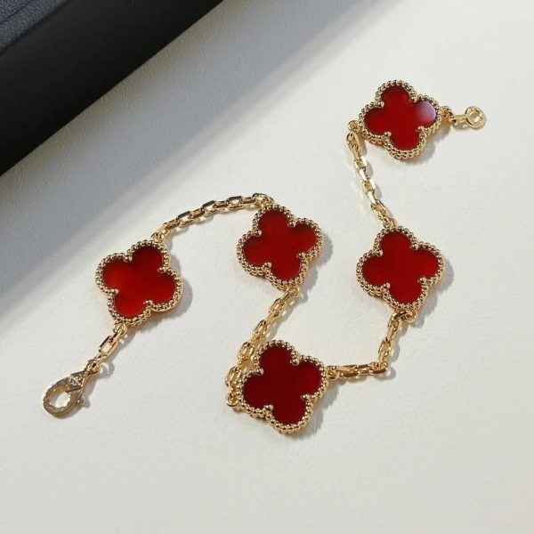 VCA-Vintage-Alhambra-Bracelet-Yellow-gold-Carnelian