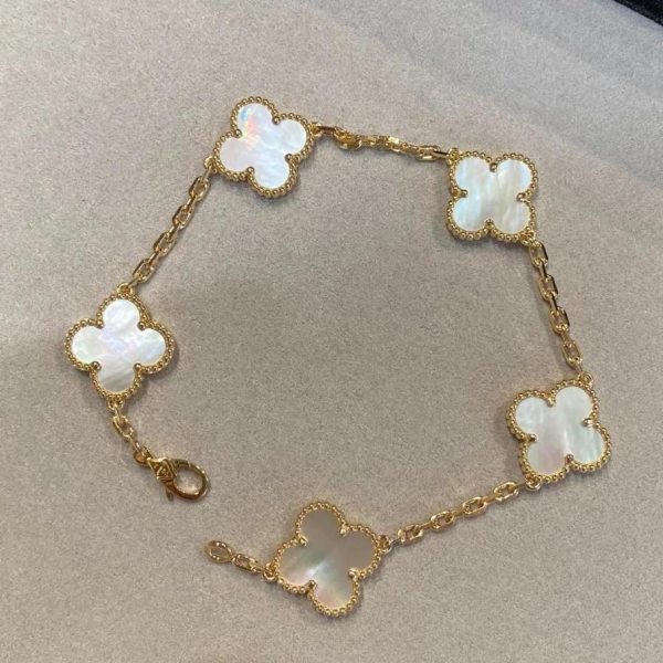 Van-Cleef-Arpels-Vintage-Alhambra-bracelet