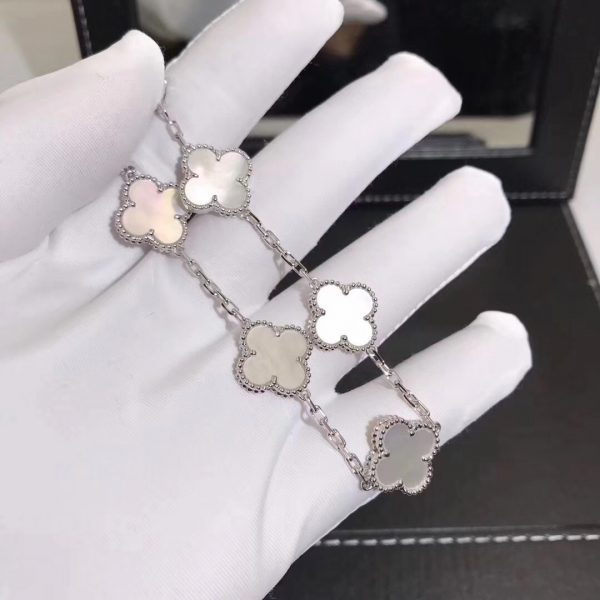 Van Cleef & Arpels Vintage Alhambra bracelet, 5 motifs, white gold, white mother-of-pearl.