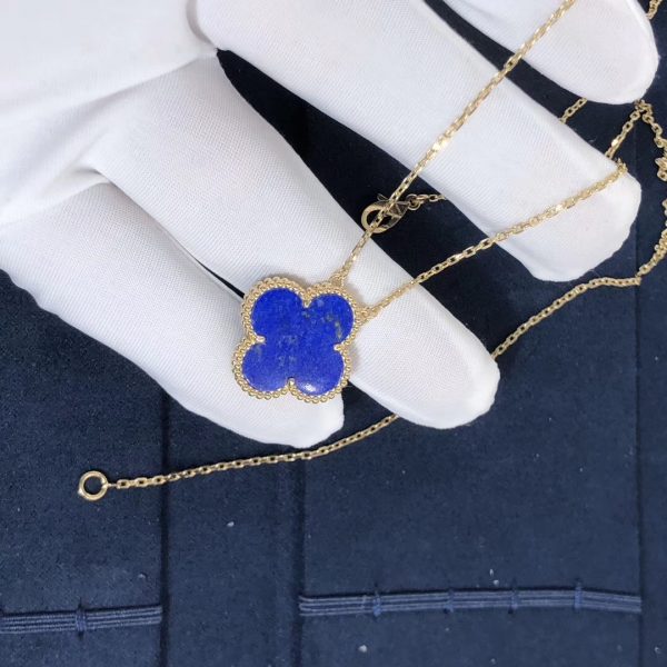 Van Cleef & Arpels Vintage Alhambra pendant， yellow gold, Lapis lazuli