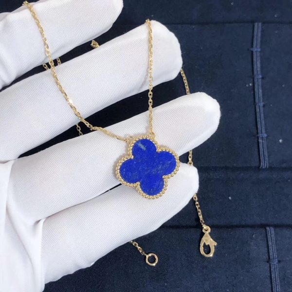 Van Cleef & Arpels Vintage Alhambra pendant， yellow gold, Lapis lazuli