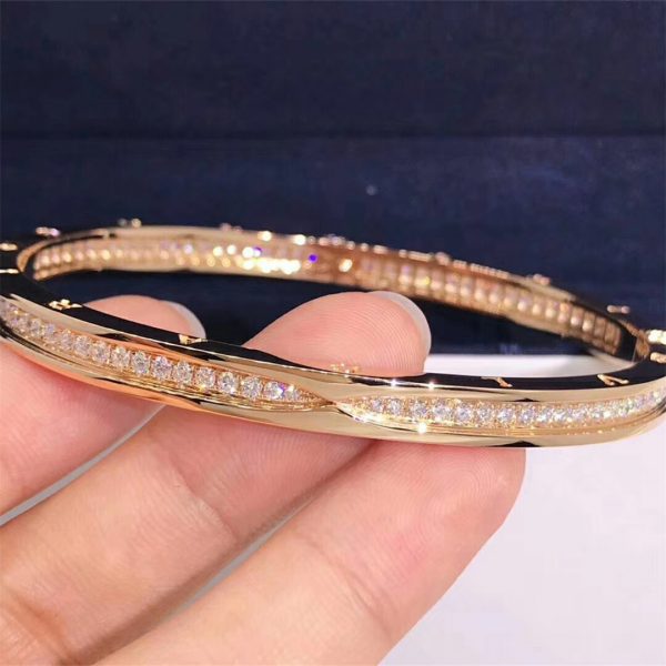 Bvlgari B.zero1 bangle bracelet in 18 kt rose gold, set with pavé diamonds on the spiral