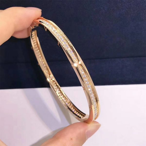 Bvlgari B.zero1 bangle bracelet in 18 kt rose gold, set with pavé diamonds on the spiral