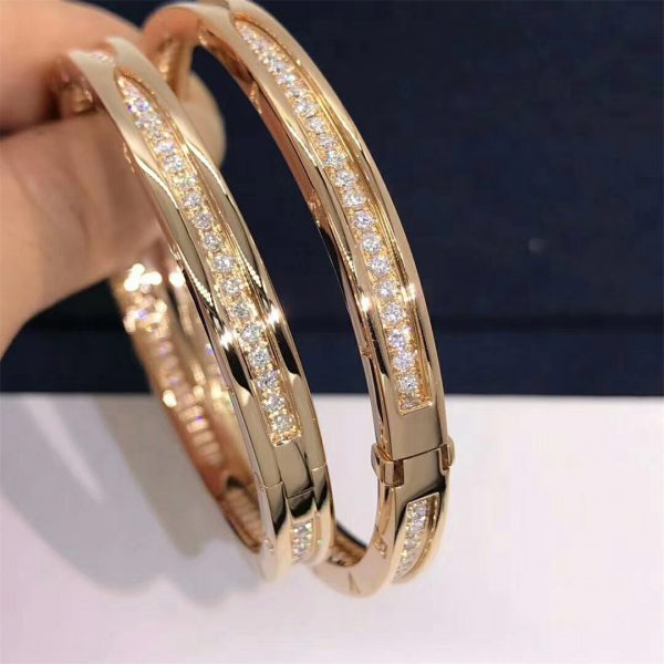 Bvlgari B.zero1 bangle bracelet in 18 kt rose gold, set with pavé diamonds on the spiral