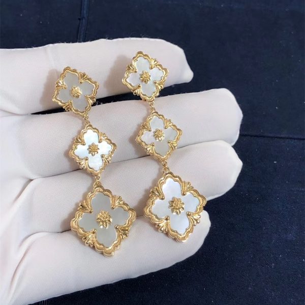 Buccellati Opera Earrings with White mother of pearls