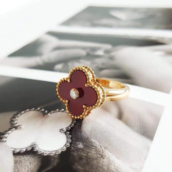 Van Cleef & Arpels Vintage Alhambra ring