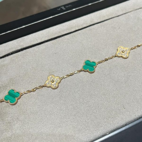 VCA-Vintage-Alhambra-Bracelet-Yellow-gold-Diamond-Malachite