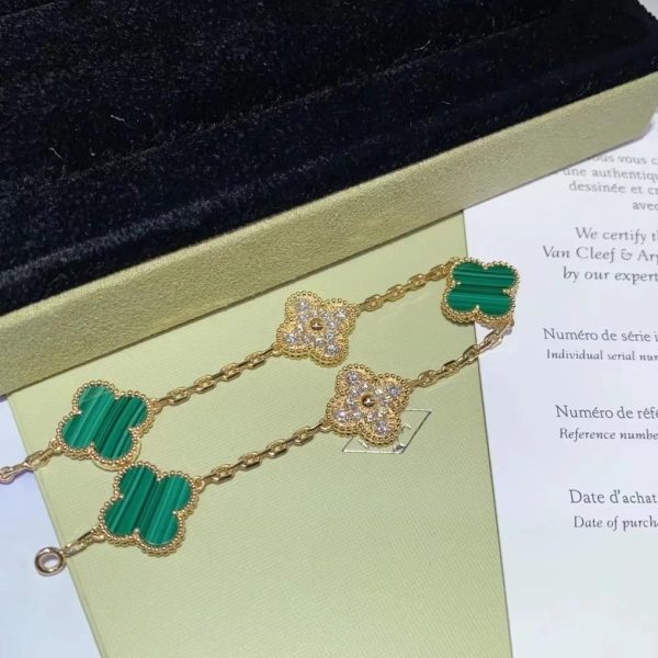 VCA-Vintage-Alhambra-Bracelet-Yellow-gold-Diamond-Malachite