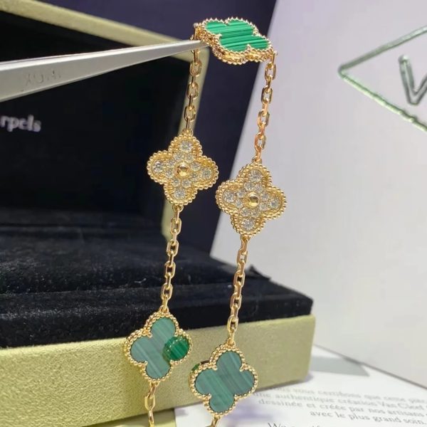 VCA-Vintage-Alhambra-Bracelet-Yellow-gold-Diamond-Malachite