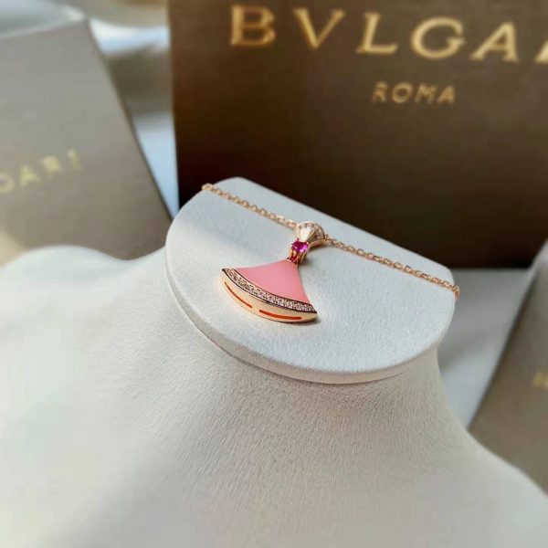 Real 18K Gold Bvlgari Diva' Dream Neckalce with Diamonds, Pink Opal.