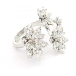 18K Gold VCA 4 Flowers Lotur Diamond Ring