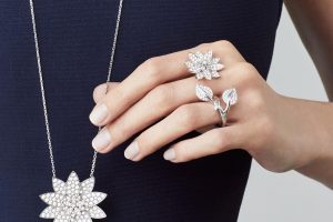 Van Cleef & Arpels Unique elegance: Lotus jewelry